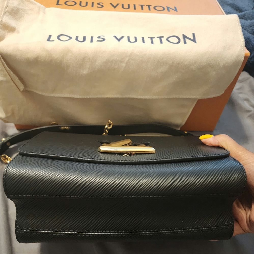 ‼️SOLD‼️Louis Vuitton LV Twist MM Black Shoulder/Crossbody Bag - Picture 10 of 12
